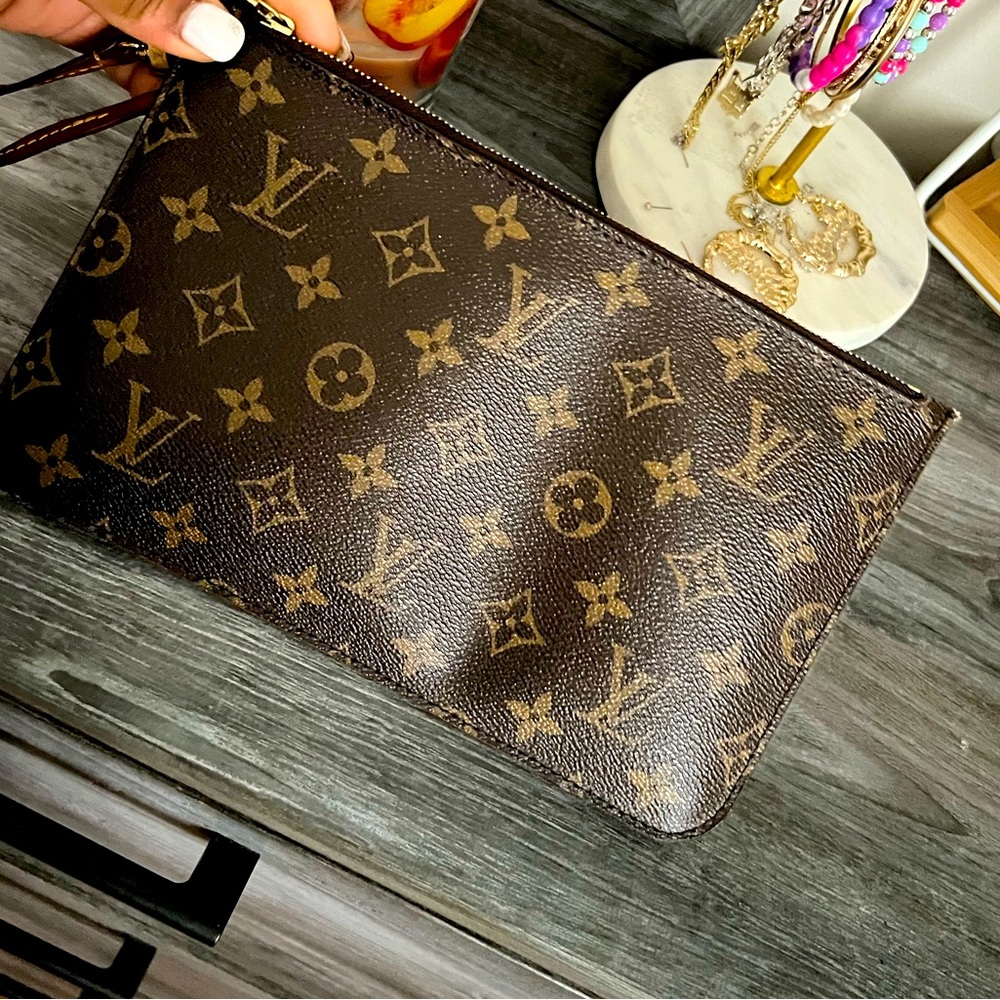 Louis Vuitton pouch/wristlet